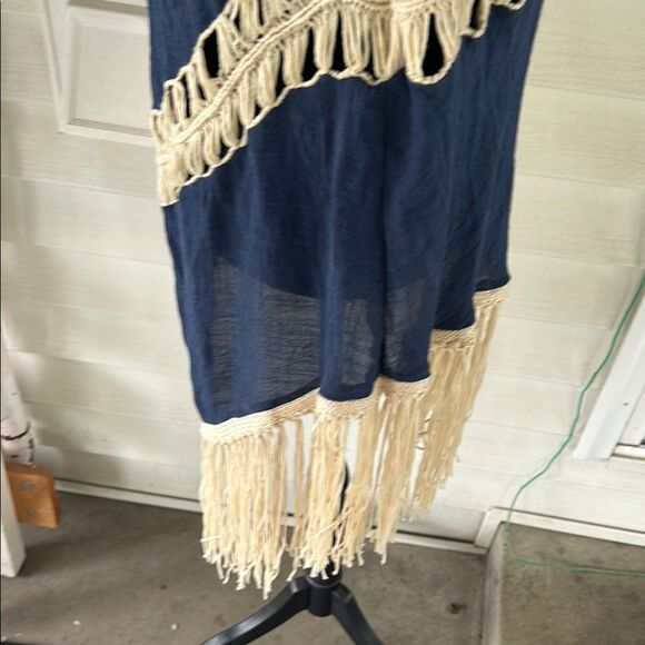 NWT Umgee Navy and Cream Fringe Top   E - Picture 5 of 6